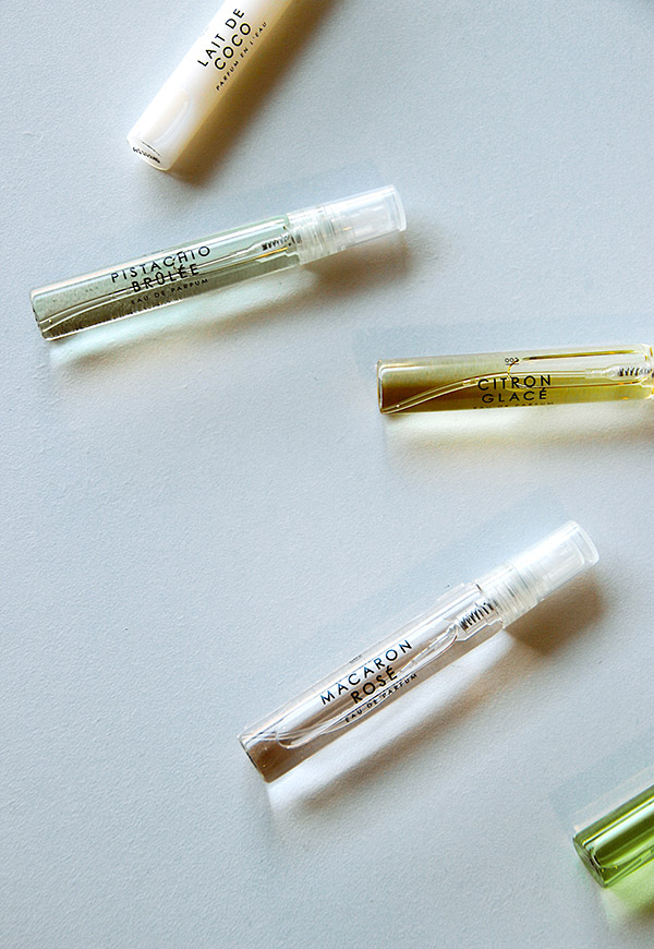 profumi di nicchia con etichette artigianali e packaging essenziale